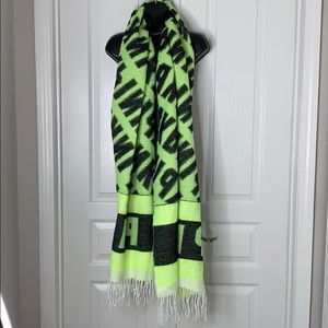 VICTORIAS SECRET PINK! SCARF EXTRA LARGE